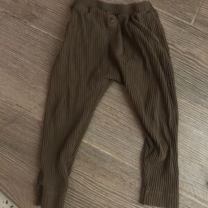 Jamie Kay Ribbed Knit Joggers in Olive